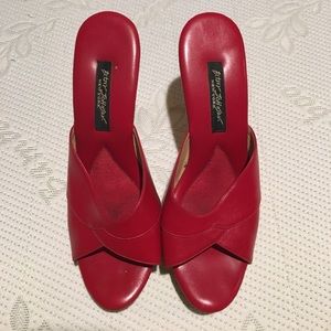 Authentic Betsey Polly pumps red leather!